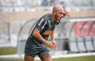 Levir Culpi comanda treino no Mineiro antes da estreia no Grupo E da Libertadores