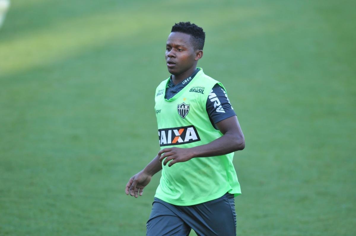 Zagueiro uruguaio Martn Rea treinou pela primeira vez com o elenco do Atltico na Cidade do Galo, j visando ao duelo de domingo, contra o Botafogo, no Rio, pelo Campeonato Brasileiro