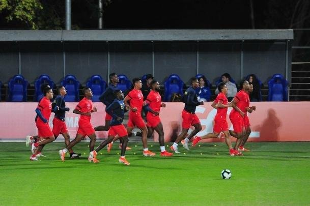 Jogadores do Equador participaram de segundo trabalho no Sesc Venda Nova, na Regio Norte de Belo Horizonte