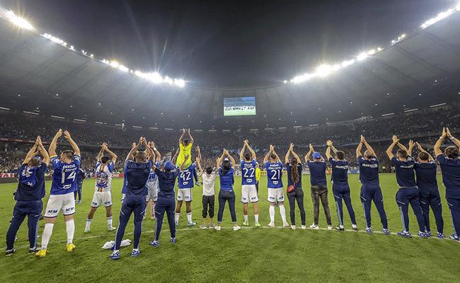 Após comemorar o acesso frente ao Vasco, o elenco do Cruzeiro pode festejar o título contra o Ituano