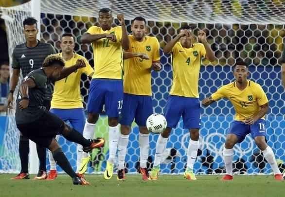 Confronto entre brasileiros e alemães pela final olímpica foi disputado no Estádio Maracanã