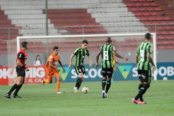 Com gols de Felipe Augusto e Al, Amrica venceu Coimbra por 2 a 0, nesta segunda-feira, no Independncia, pela sexta rodada do Campeonato Mineiro