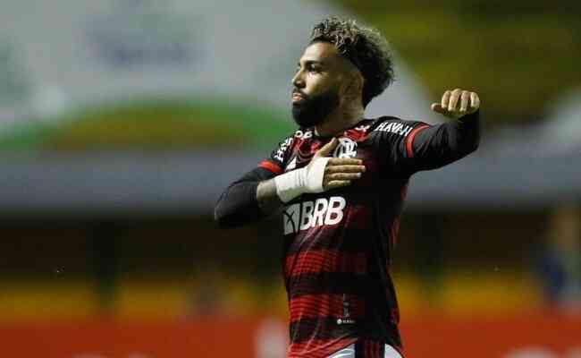 Gabigol comemora gol do Flamengo na vitória contra o Altos-PI