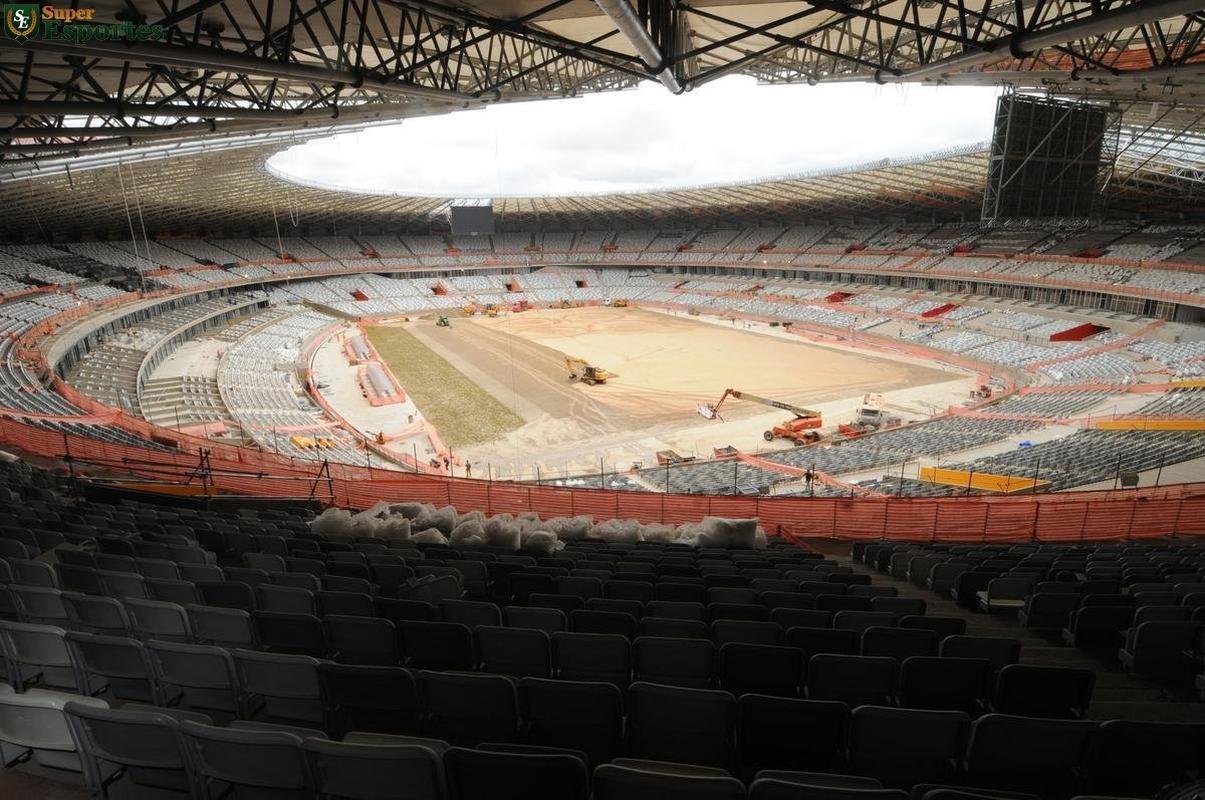 14/11/2012 - Reforma do Mineiro praticamente concluda no interior e no exterior