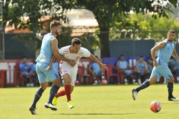 Com gols de Rafinha, David, Renato Kayzer e Murilo, Cruzeiro venceu Democrata-SL por 4 a 1 em jogo-treino nesta tera-feira, na Toca da Raposa 2 (fotos: Juarez Rodrigues/EM D.A Press)