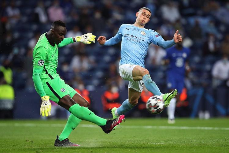 Imagens da grande decisão entre Manchester City e Chelsea no Estádio do Dragão