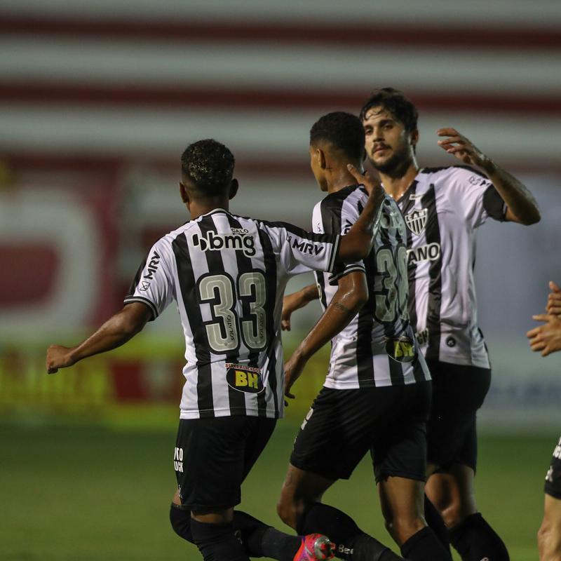 Tombense e Atlético se enfrentaram nesta quinta-feira (4), em partida válida pela 2ª rodada do Campeonato Mineiro. O confronto foi realizado no Estádio Antônio Guimarães de Almeida, em Tombos. No primeiro tempo, uma queda de energia paralisou a partida por cerca de 20 minutos.