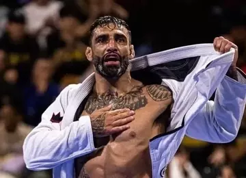 Leandro Pereira do Nascimento Lo foi atingido com um tiro na cabeça na noite deste sábado, durante um show de pagode, e teve a morte cerebral confirmada