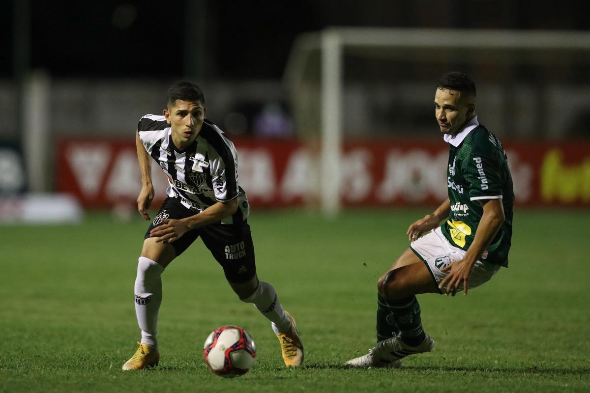 Em Poos de Caldas, Atltico  derrotado pela Caldense, de virada, por 2 a 1, pela sexta rodada do Campeonato Mineiro 