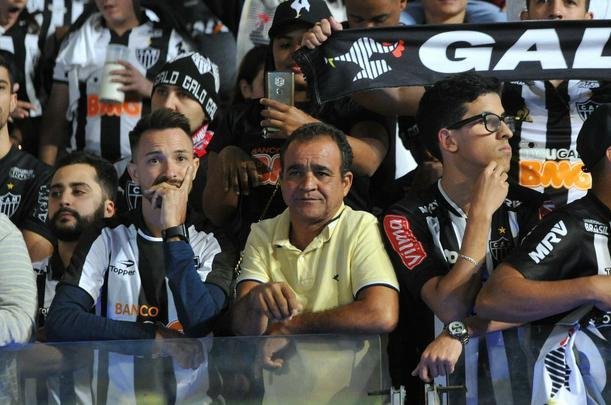 Torcedores do Atltico lotam as arquibancadas do Mineiro para acompanhar a partida vlida pelas quartas de final da Copa do Brasil