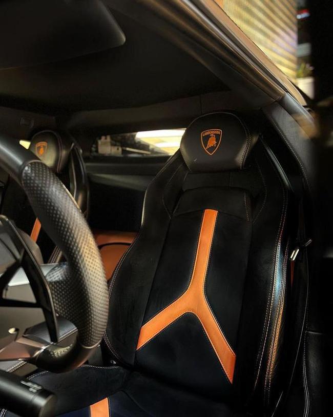 Lamborghini Aventador alugado por Hulk