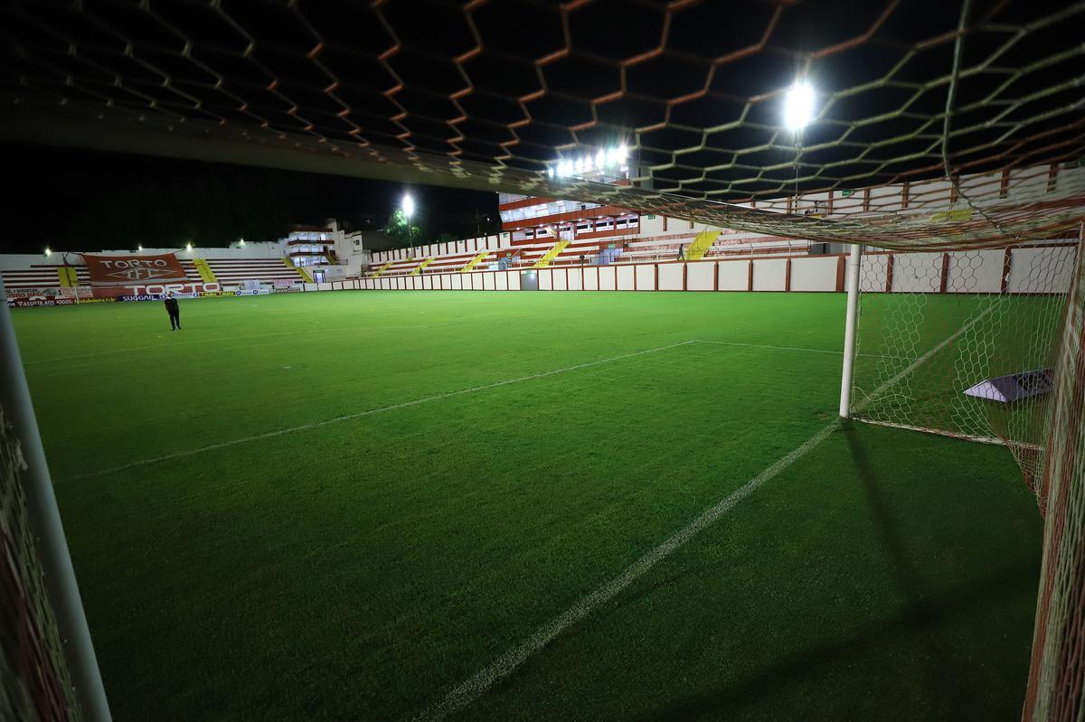 Tombense e Atlético se enfrentaram nesta quinta-feira (4), em partida válida pela 2ª rodada do Campeonato Mineiro. O confronto foi realizado no Estádio Antônio Guimarães de Almeida, em Tombos. No primeiro tempo, uma queda de energia paralisou a partida por cerca de 20 minutos.
