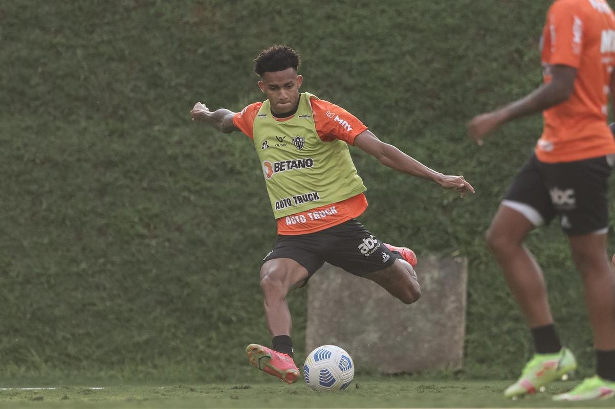 Aps a eliminao na Libertadores diante do Palmeiras, jogadores do Atltico se reapresentaram na Cidade do Galo e realizaram treinamento visando o duelo contra o Internacional, pelo Campeonato Brasileiro