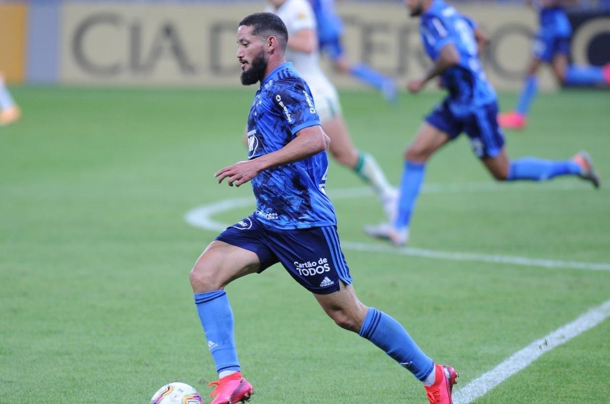 Fotos do duelo entre Cruzeiro e Amrica, pela Srie B, no Mineiro