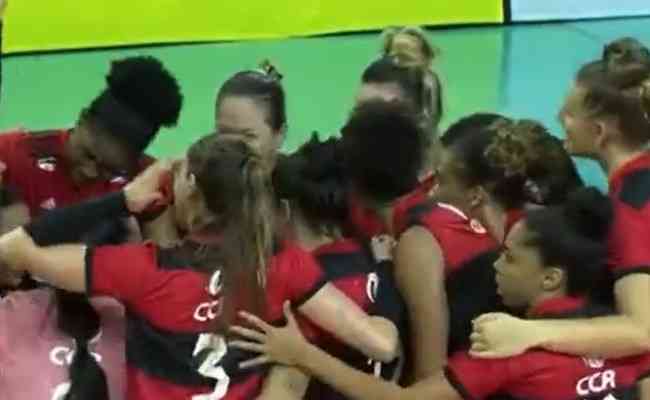 Flamengo impe derrota ao Praia Clube por 3 sets a 0