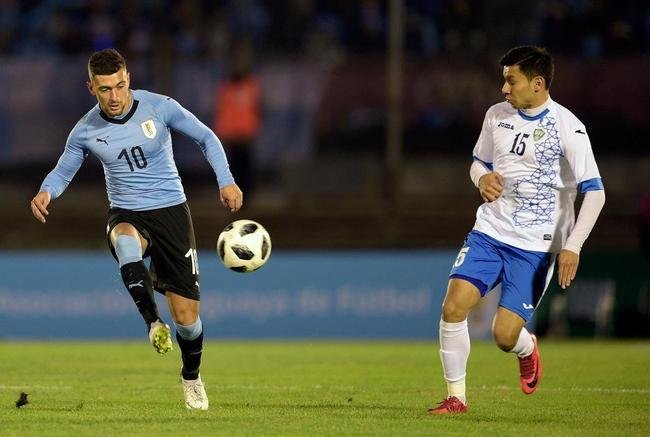 Arrascaeta, do Cruzeiro, marcou primeiro gol do Uruguai em vitria sobre Uzbequisto, em Montevidu