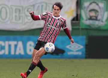 Sem espaço com Crespo, Igor viu sua realidade no São Paulo mudar quando Rogério Ceni assumiu a equipe e deu espaço para o jovem no time titular 