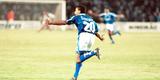 Em 1997, o Cruzeiro conquistou o bi da Copa Libertadores da Amrica. Na deciso, o clube mineiro superou o Sporting Cristal do Peru. Na foto, Elivlton, autor do gol do ttulo na vitria por 1 a 0, no Mineiro