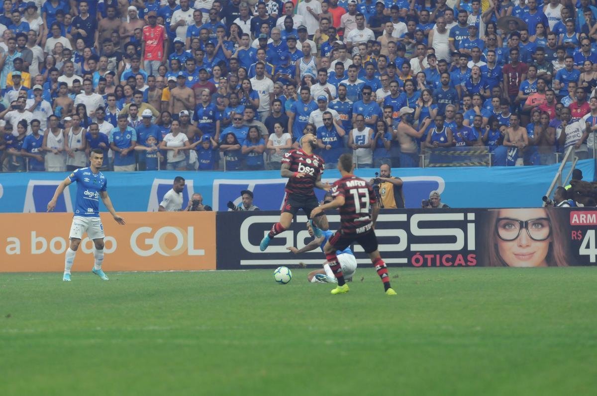 Cruzeiro e Flamengo se enfrentaram pela 20 rodada do Campeonato Brasileiro