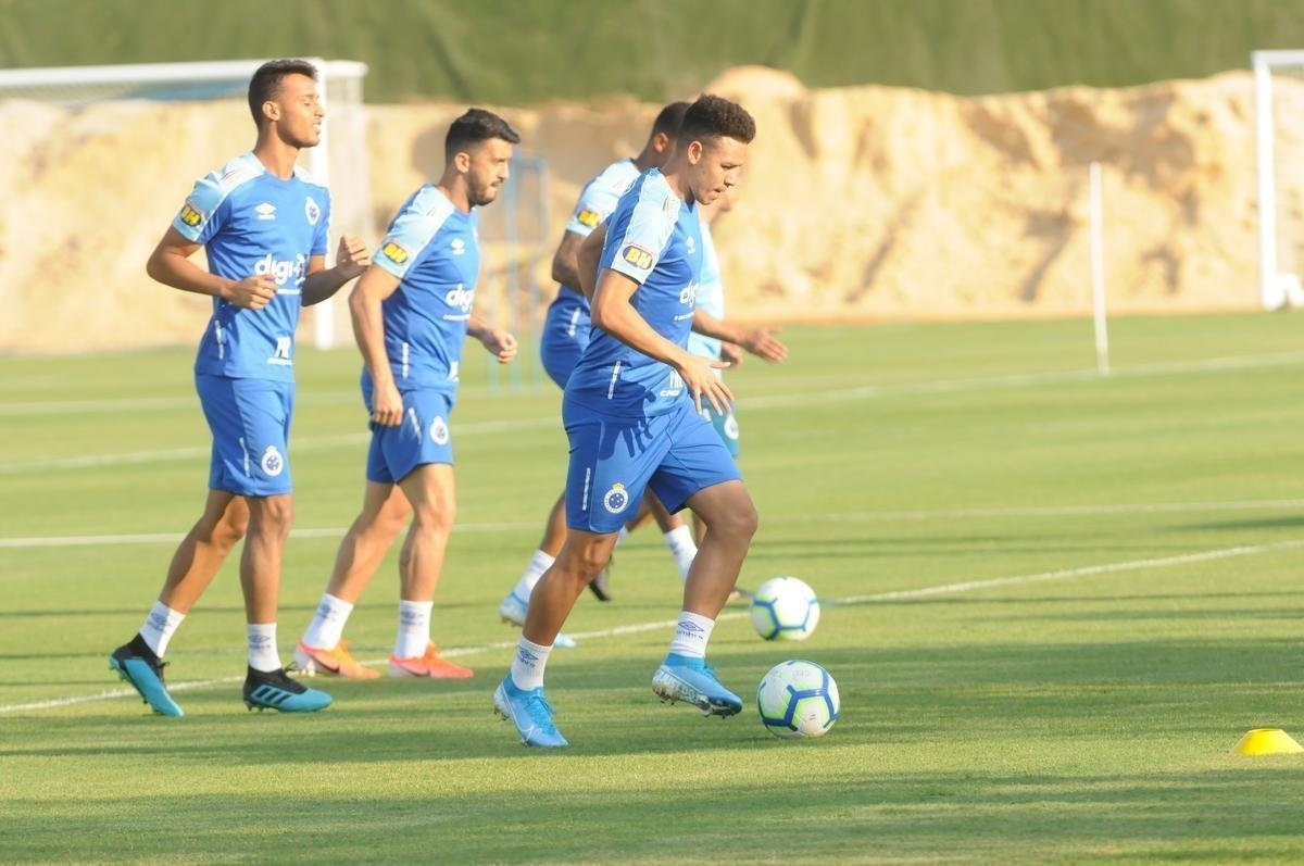 Galeria de fotos do treino do Cruzeiro nesta sexta-feira (6/9), na Toca da Raposa II