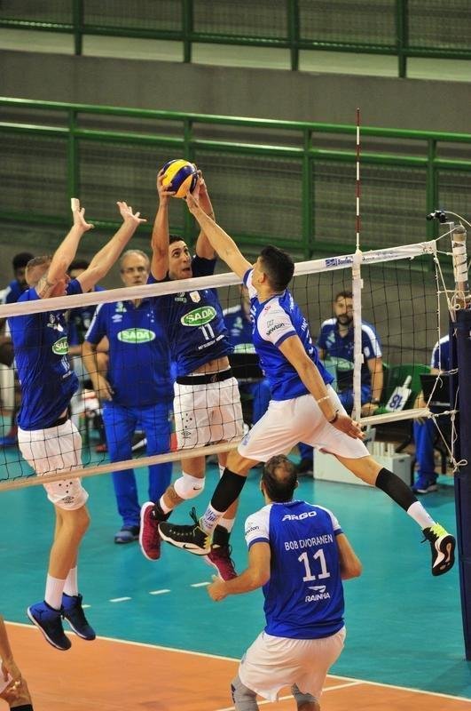 Final no Ginsio do Riacho foi marcada por muito equilbrio, mas prevaleceu maior qualidade do Cruzeiro