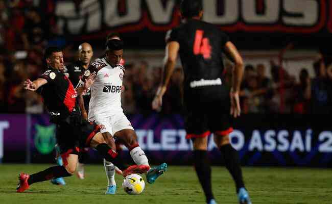 Bruno Henrique marcou o gol de empate para o Flamengo no fim do segundo tempo