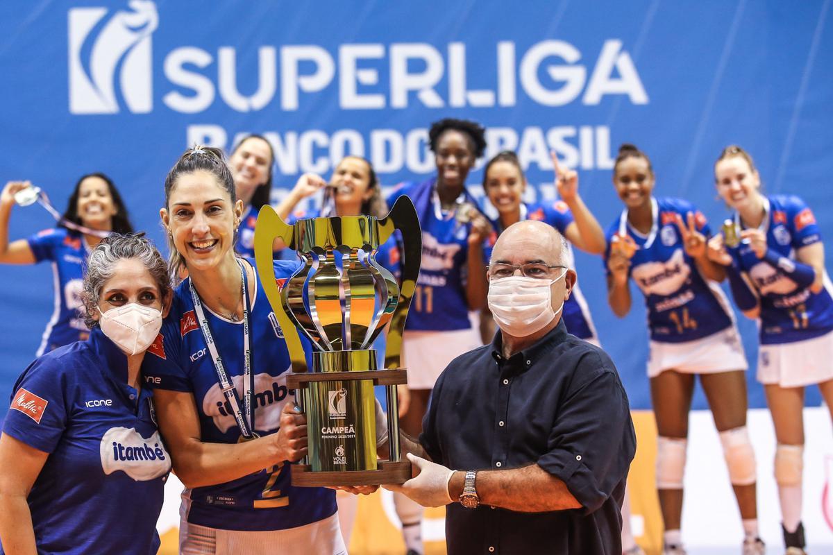 Festa do Minas com a conquista do tetra da Superliga Feminina e premiação dos melhores do torneio edição 2020/2021