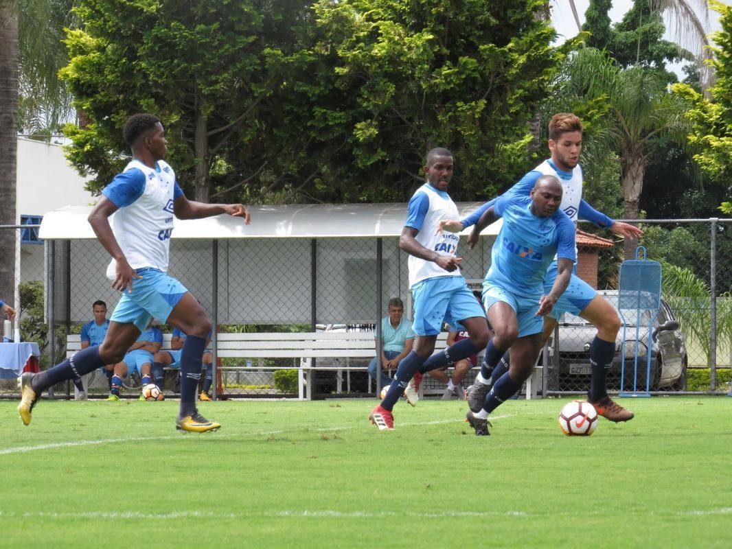 Fotos da reapresentao do Cruzeiro nesta segunda-feira (Matheus Adler/EM D.A Press)
