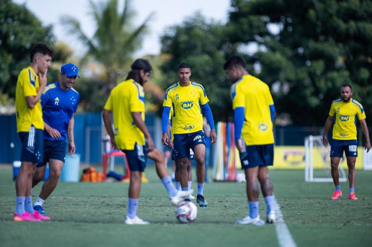 Cruzeiro precisa vencer o Amrica por dois gols de diferena para ir  final do Mineiro 
