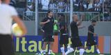 Atacante Fred durante o aquecimento para o clssico contra o Cruzeiro, no Independncia