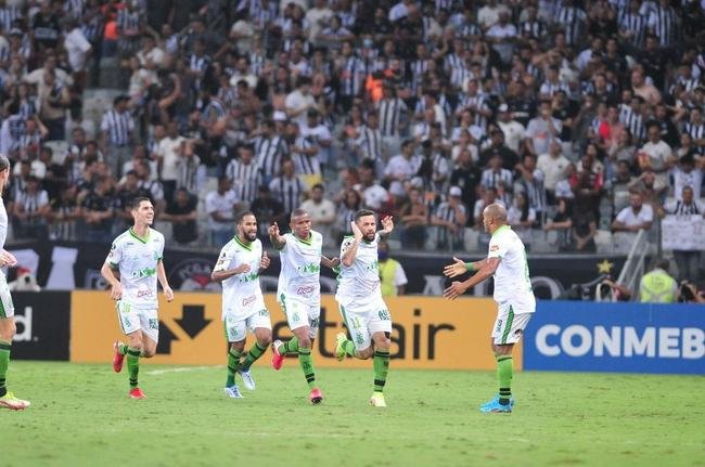 Fotos do golao de Felipe Azevedo, do Amrica, no clssico contra o Atltico, no Mineiro, pela Copa Libertadores