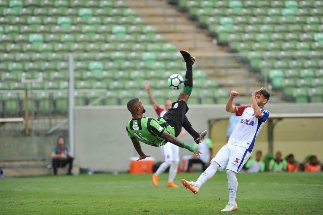 Equipes se enfrentaram na tarde deste sbado, pela 33 rodada da Srie A