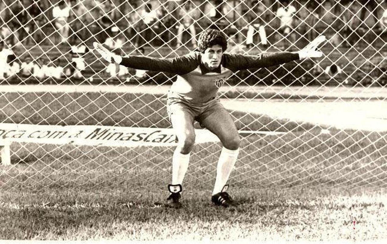 Jo�o Leite - 1976 a 1989:  � o jogador que mais vezes defendeu o Galo, com 684 jogos. Foram 453 gols sofridos. Tamb�m teve outra passagem pelo clube entre 1991 e 1992, quando encerrou a carreira.  Conquistou 11 t�tulos do Campeonatos Mineiro (1976, 1978, 1979, 1980, 1981, 1982, 1983, 1985, 1986, 1988 e 1991, al�m da Copa Conmebol de 1992. 
