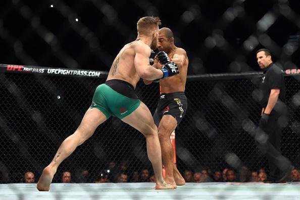Imagens do incrível nocaute de Conor McGregor sobre José Aldo