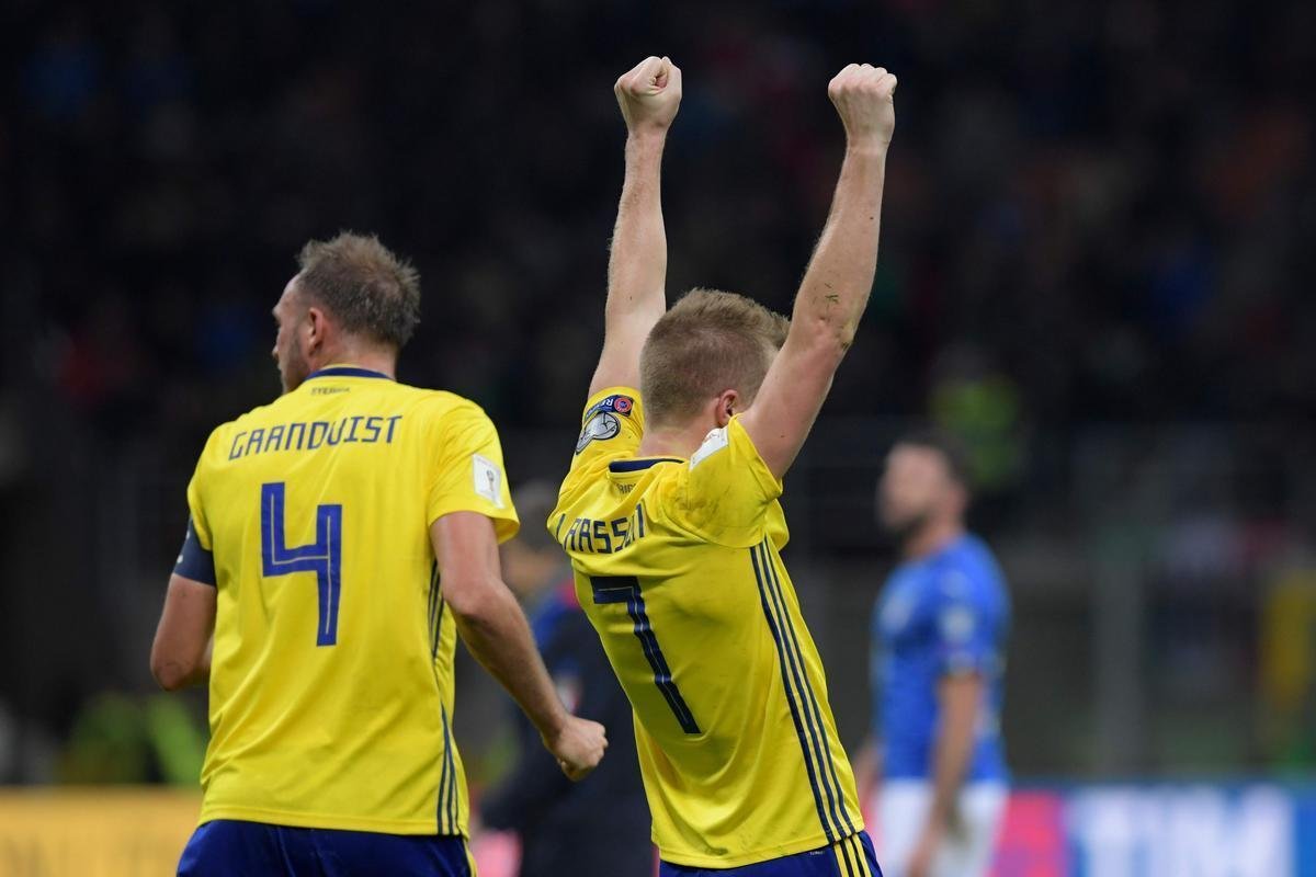 Festa da Sucia com a conquista da vaga na Copa de 2018 sobre a tradicional Itlia