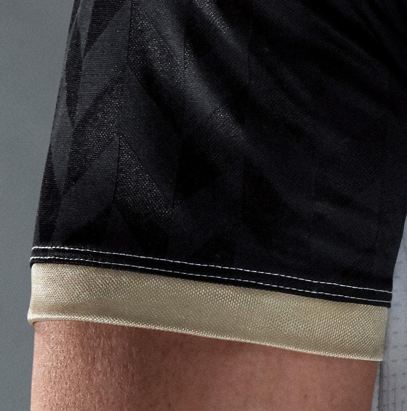 Com lançamento previsto para este sábado, clube e fornecedora vêm divulgando nas redes sociais imagens de parte dos uniformes um e dois desta temporada