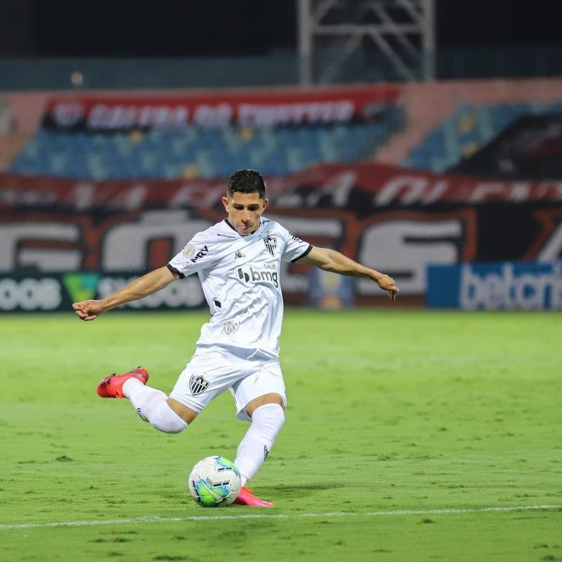 Atltico venceu Atltico-GO por 4 a 3, com gols de Keno (3) e Nathan. Time assumiu liderana do Brasileiro, com 21 pontos