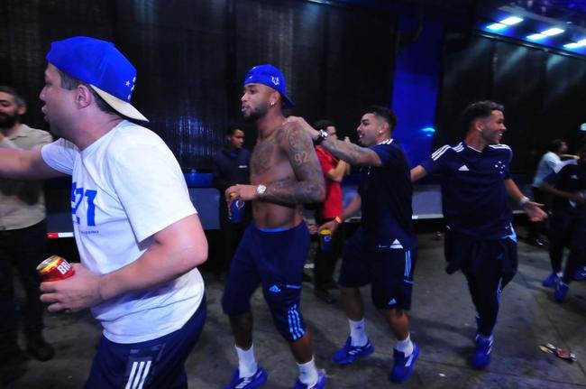 Festa do Cruzeiro na Praa 7 de Setembro, em Belo Horizonte, em comemorao ao acesso  Srie A do Campeonato Brasileiro de 2023