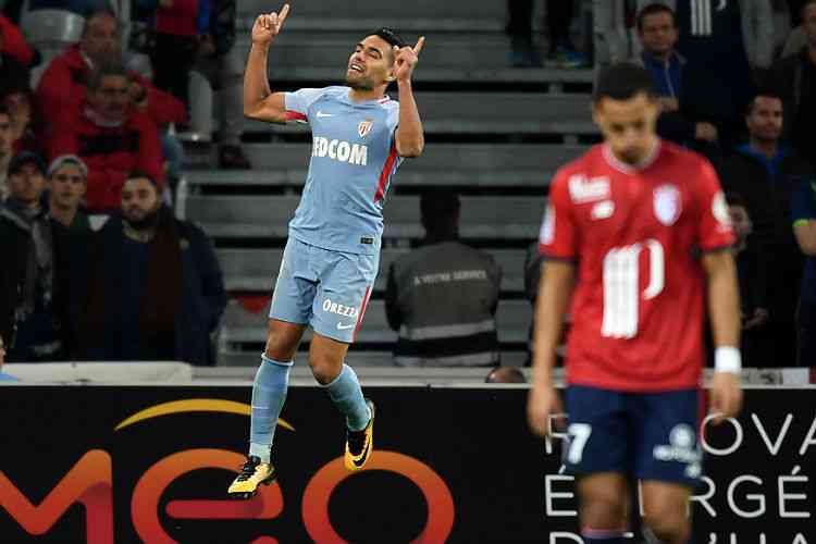 Manchester City crowned champions of Premier League 2017-18 season at  Etihad Stadium - Photos News , Firstpost