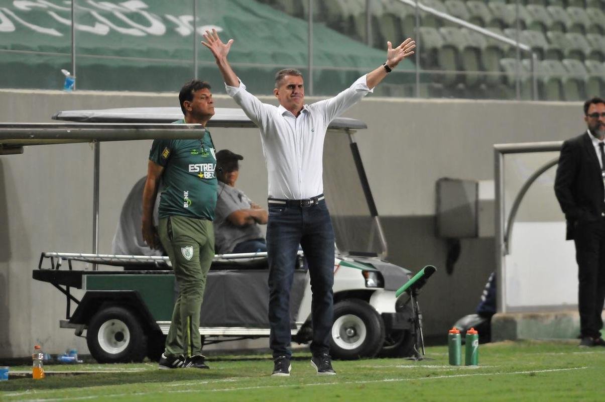 Fotos do jogo entre Amrica e Santa Cruz