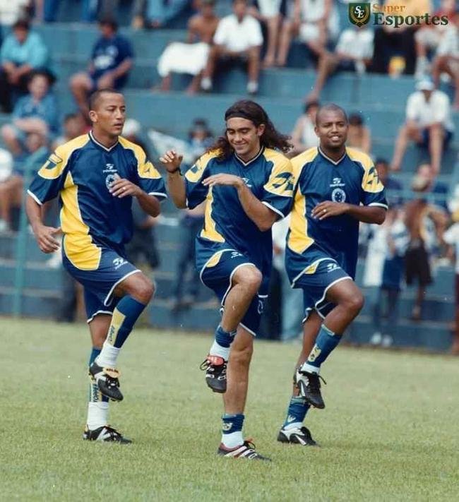 Imagens da Toca da Raposa I em 2000, ano da chegada do tcnico Luiz Felipe Scolari