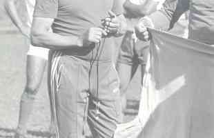 Zez Moreira comandou o Cruzeiro em 132 jogos, entre 1975 a 1977. O treinador foi campeo da Copa Libertadores de 1976.