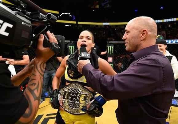 Fotos da grande vitória de Amanda Nunes pelo cinturão do UFC
