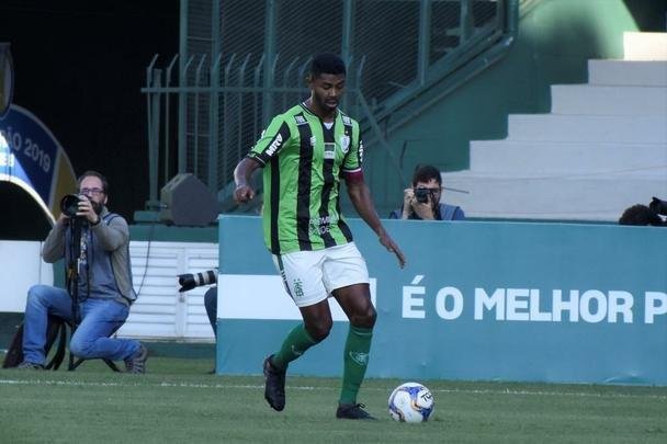 Fotos do duelo entre Coritiba e América, no Couto Pereira, em Curitiba, pela 25ª rodada da Série B do Campeonato Brasileiro