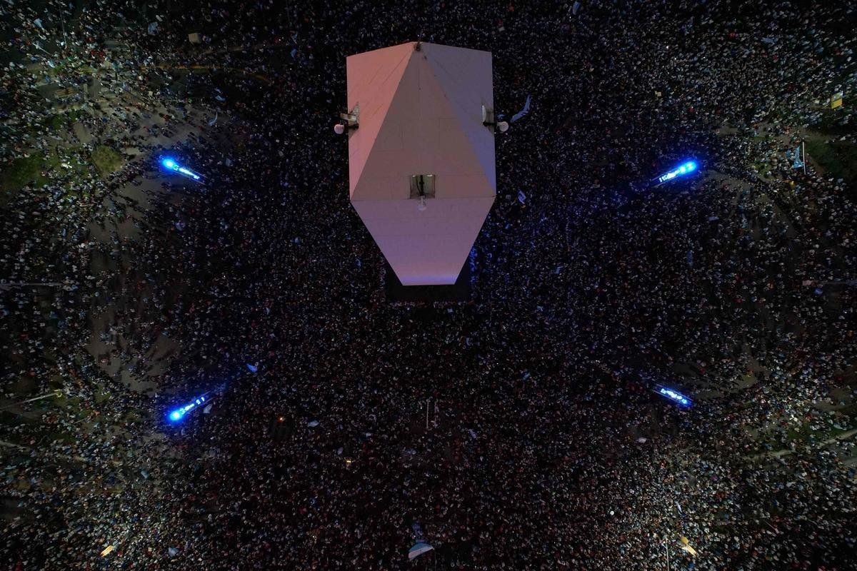 Classificao para a final do Mundial levou uma multido s ruas de Buenos Aires para festejar