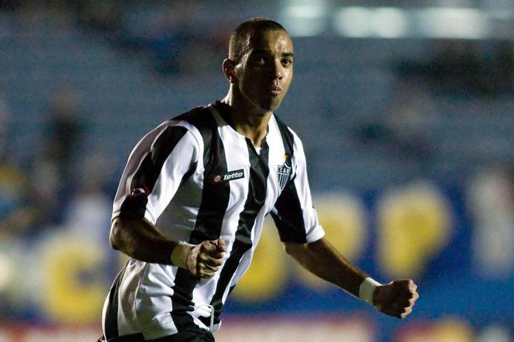 5 - Artilharia do Brasileiro: Em 2009, o Atlético brigou pelo título do Campeonato Brasileiro, mas perdeu força no fim e acabou em sétimo lugar. O grande nome da campanha foi Diego Tardelli, artilheiro da competição ao lado de Adriano, do Flamengo, com 19 gols.
