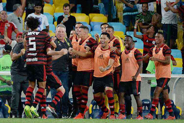 No Rio, Basquete Tricolor abre vantagem contra o Flamengo na semi