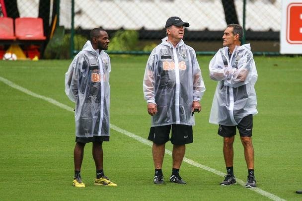 Atltico fez o ltimo treinamento antes da viagem a Montevidu, capital do Uruguai. Na quarta-feira, s 21h30, time enfrenta o Defensor pela terceira fase da Copa Libertadores