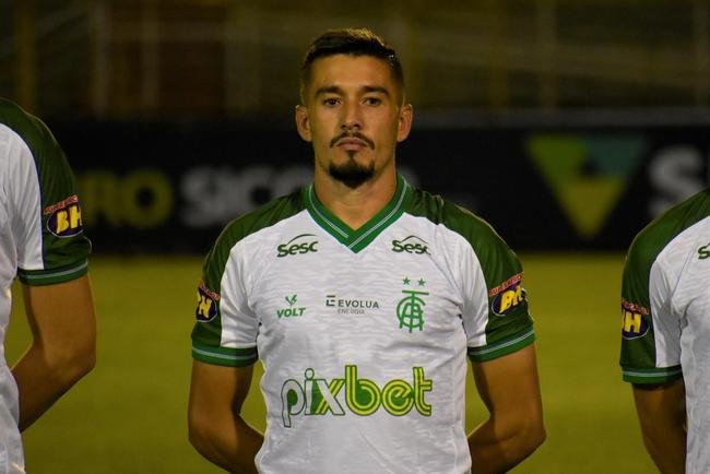 Juninho Valoura (Meio-campista)