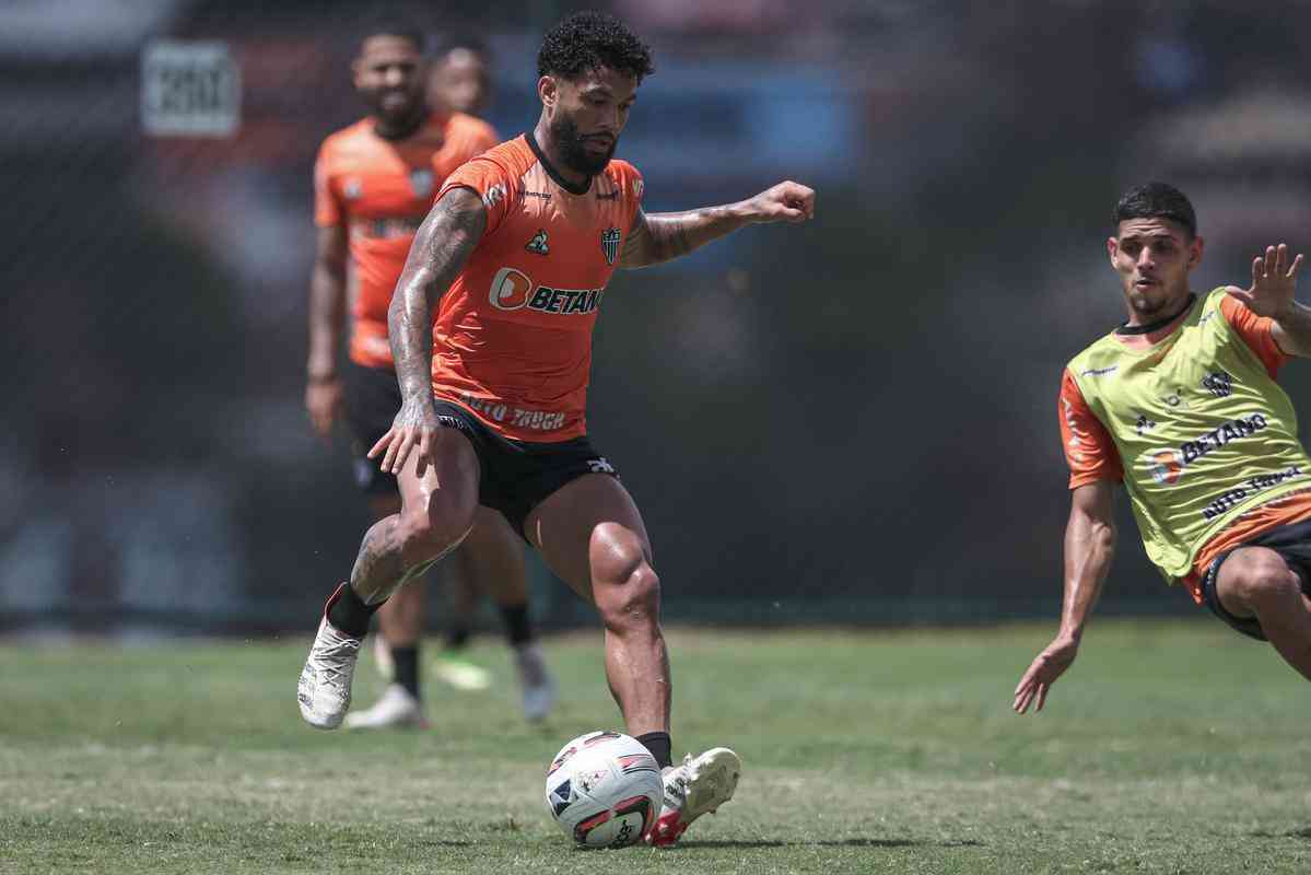 Fotos do primeiro treino de Junior Alonso no retorno ao Atltico